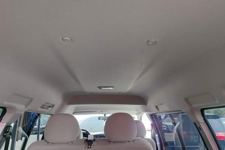 Used FORTHING Lingzhi 2023 M5L 1.6L Base Model 7 Seats Headliner