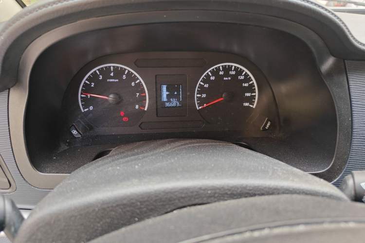 Used FORTHING Lingzhi 2023 M5L 1.6L Base Model 7 Seats Instrument Cluster