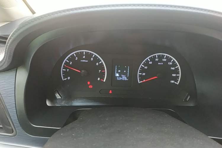 Used FORTHING Lingzhi 2023 M5L 1.6L Base Model 7 Seats Instrument Cluster