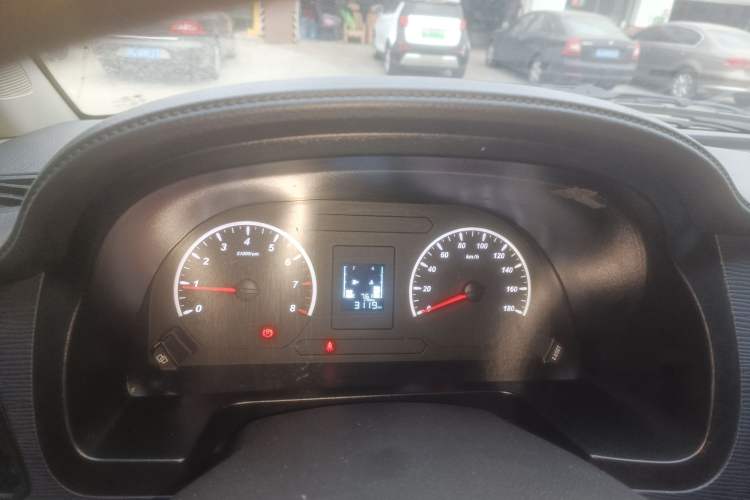 Used FORTHING Lingzhi 2023 M5L 1.6L Base Model 5 Seats Instrument Cluster