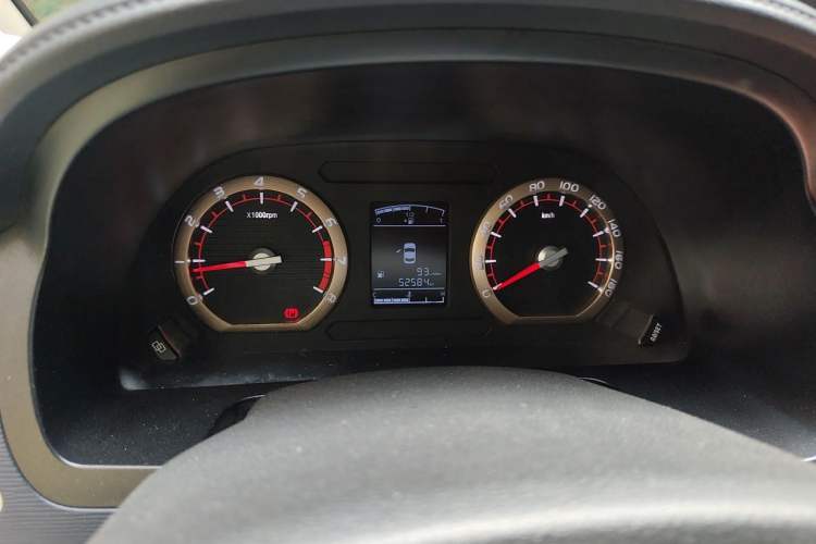 Used FORTHING Lingzhi 2023 M5L 1.6L Base Model 7 Seats Instrument Cluster