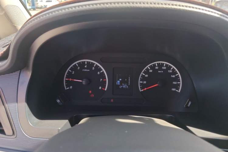 Used FORTHING Lingzhi 2023 M5L 1.6L Base Model 7 Seats Instrument Cluster
