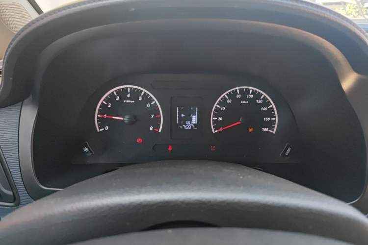 Used FORTHING Lingzhi 2023 M5L 1.6L Base Model 7 Seats Instrument Cluster