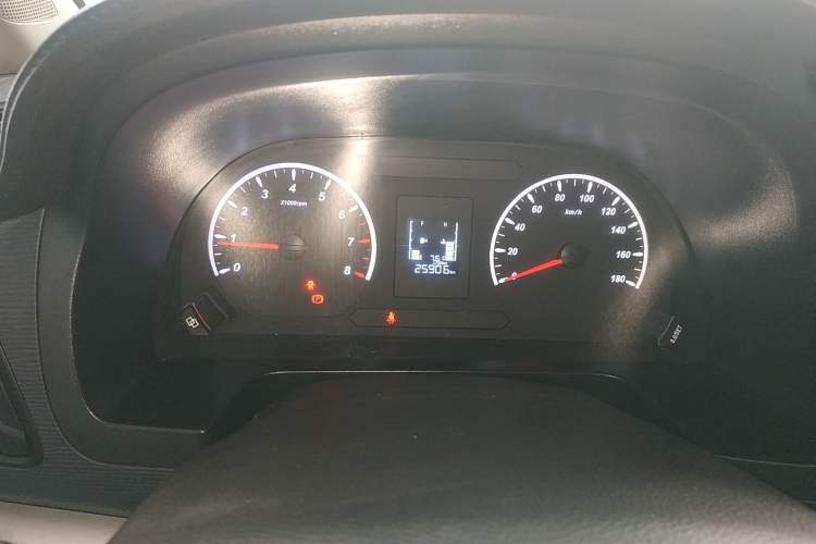 Used FORTHING Lingzhi 2023 M5L 1.6L Base Model 7 Seats Instrument Cluster