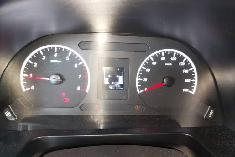 Used FORTHING Lingzhi 2023 M5 1.6L Practical Model 5 Seats Instrument Cluster
