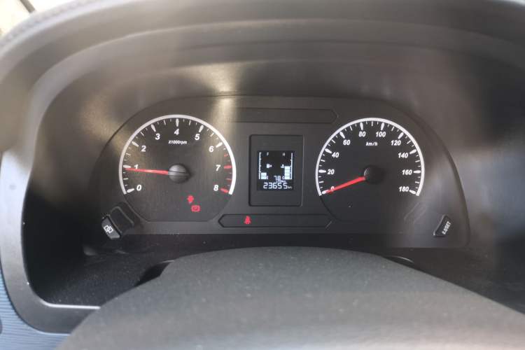 Used FORTHING Lingzhi 2023 M5L 1.6L Base Model 7 Seats Instrument Cluster