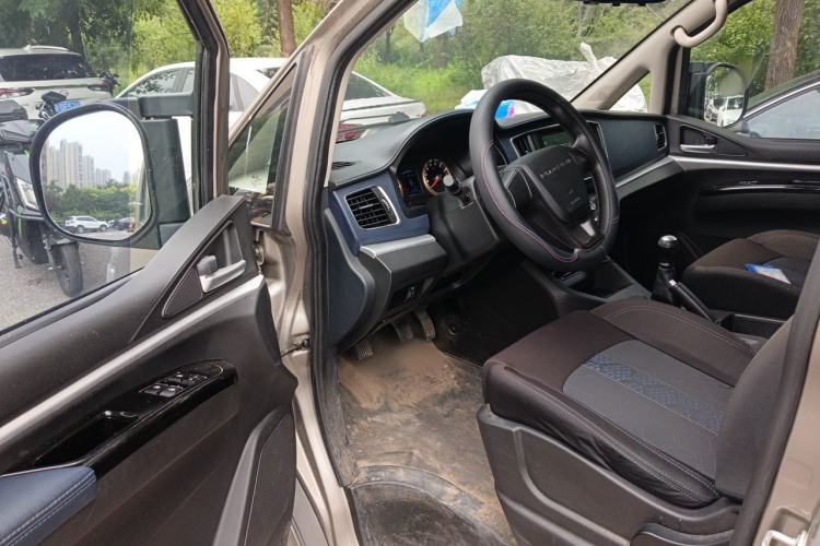 Used FORTHING Lingzhi 2023 M5L 1.6L Comfort 9-Seater Interior 3