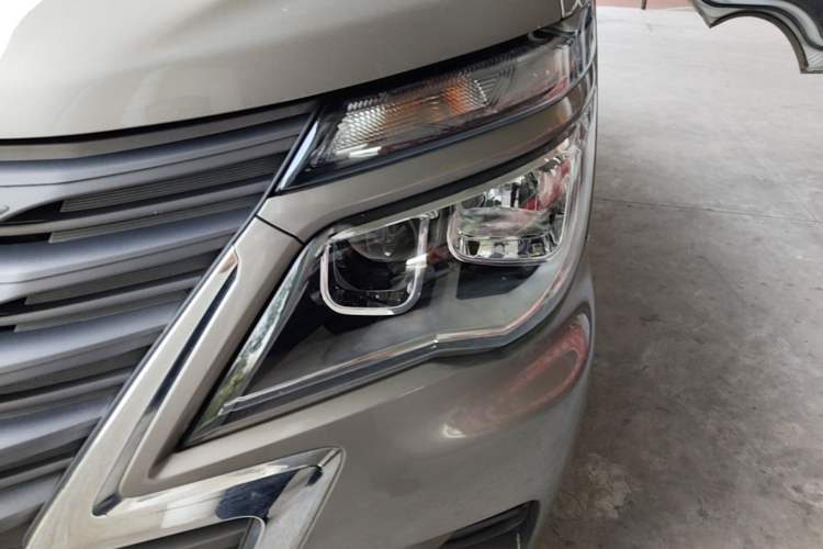 Used FORTHING Lingzhi 2023 M5L 1.6L Base Model 7 Seats Left Front Headlight