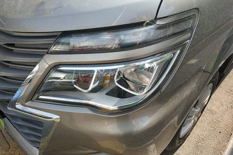 Used FORTHING Lingzhi 2023 M5L 1.6L Base Model 7 Seats Left Front Headlight