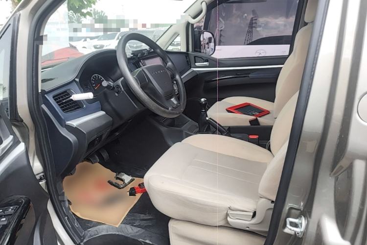Used FORTHING Lingzhi 2023 M5L 1.6L Base Model 7 Seats Left Front Seat