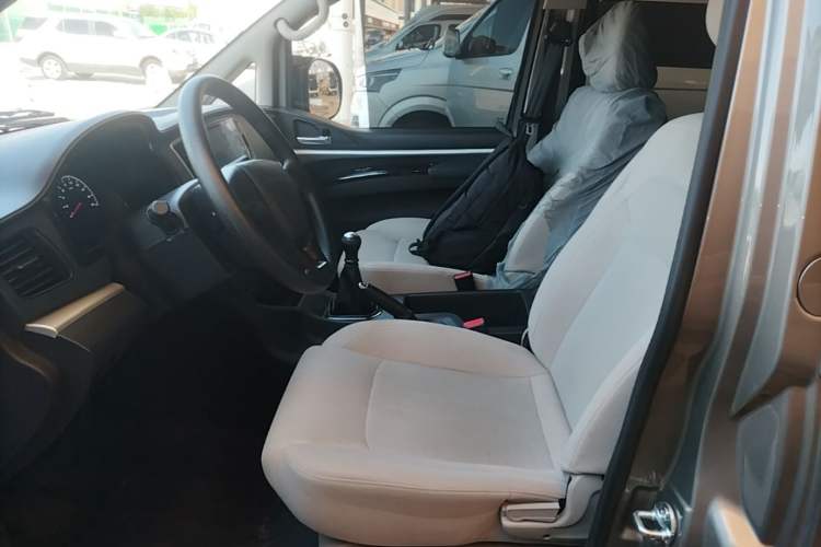 Used FORTHING Lingzhi 2023 M5L 1.6L Base Model 5 Seats Left Front Seat