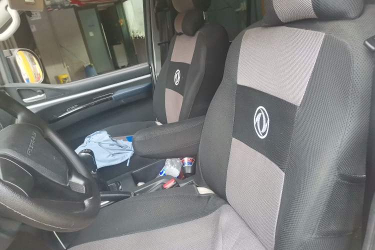 Used FORTHING Lingzhi 2023 M5L 1.6L Comfort Edition 7-Seater Left Front Seat
