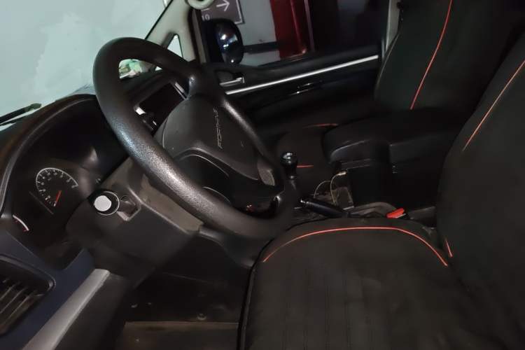 Used FORTHING Lingzhi 2023 M5 1.6L Comfort Edition 7-Seater Left Front Seat