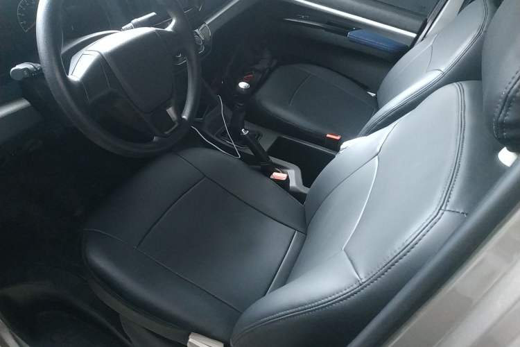 Used FORTHING Lingzhi 2023 M5L 1.6L Base Model 7 Seats Left Front Seat