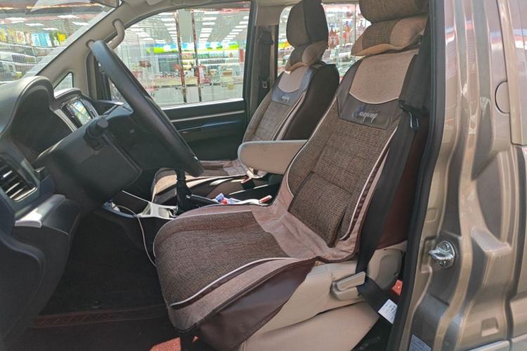 Used FORTHING Lingzhi 2023 M5L 1.6L Base Model 7 Seats Left Front Seat