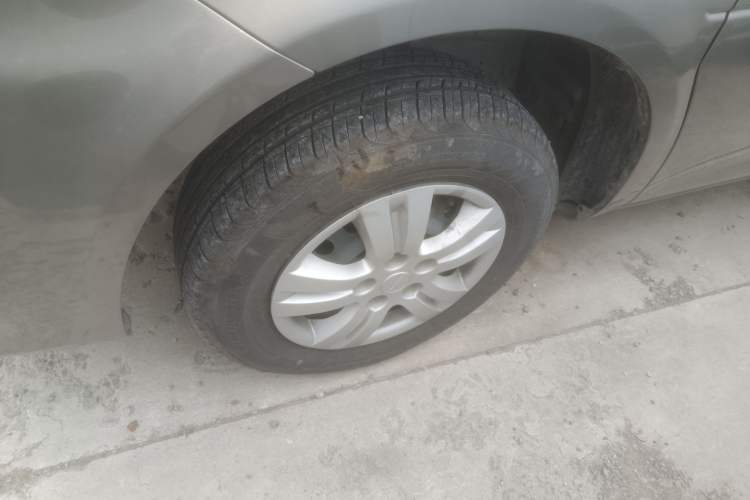 Used FORTHING Lingzhi 2023 M5L 1.6L Base Model 5 Seats Left Front Wheel Hub