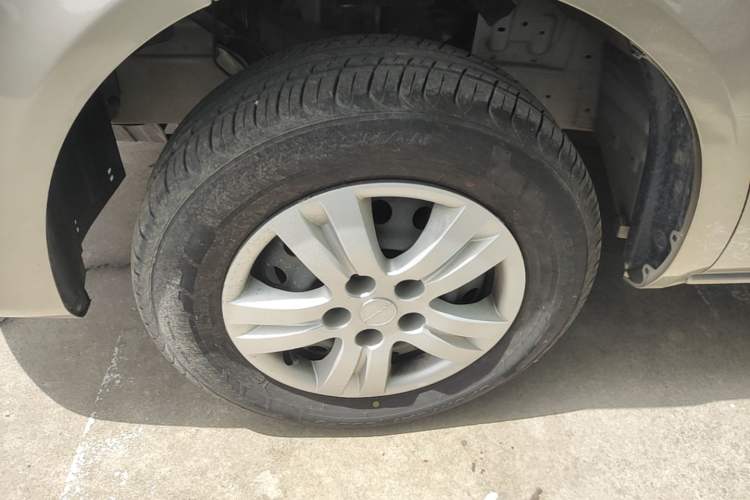 Used FORTHING Lingzhi 2023 M5 1.6L Comfort Edition 7-Seater Left Front Wheel Hub
