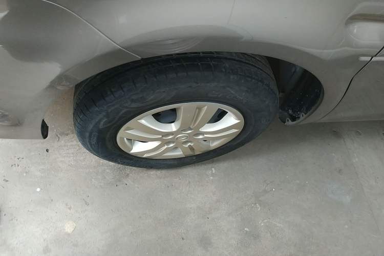 Used FORTHING Lingzhi 2023 M5L 1.6L Base Model 7 Seats Left Front Wheel Hub