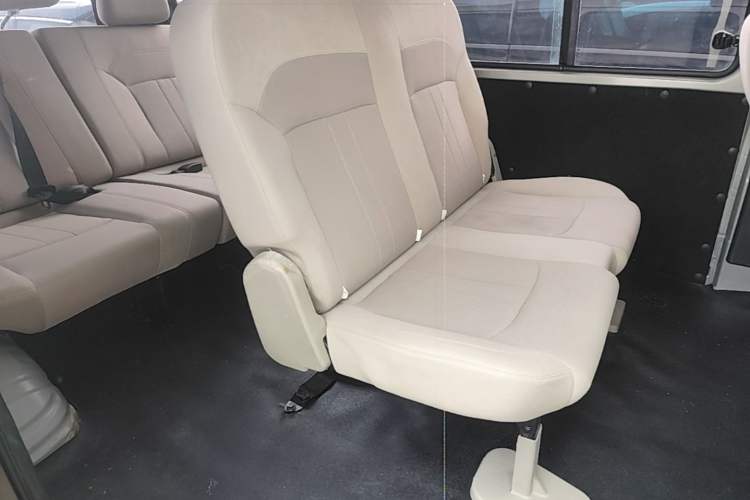 Used FORTHING Lingzhi 2023 M5L 1.6L Base Model 7 Seats Left Rear Seat