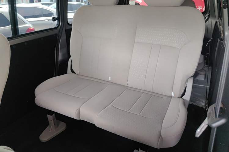 Used FORTHING Lingzhi 2023 M5L 1.6L Base Model 7 Seats Left Rear Seat