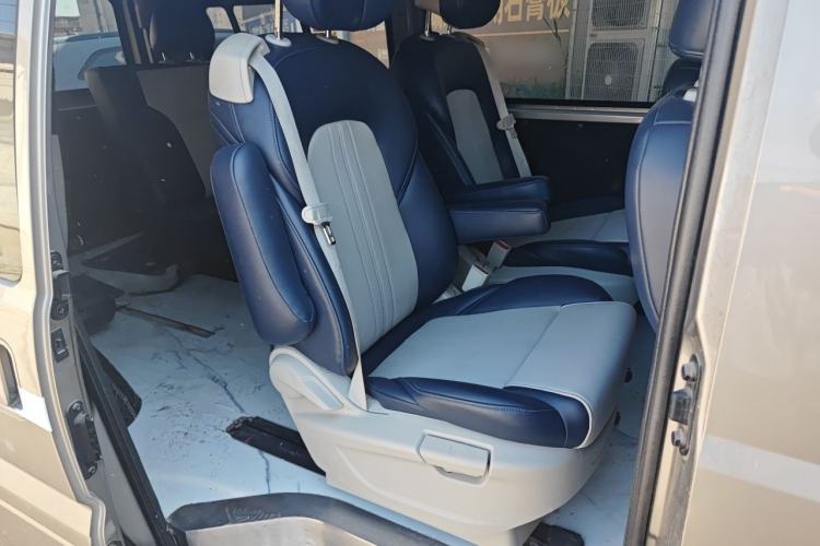 Used FORTHING Lingzhi 2023 M5L 1.6L Base Model 7 Seats Left Rear Seat