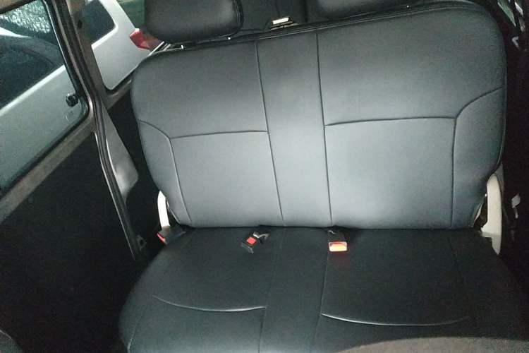 Used FORTHING Lingzhi 2023 M5L 1.6L Base Model 7 Seats Left Rear Seat