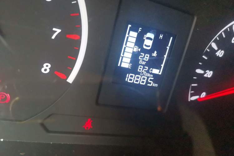 Used FORTHING Lingzhi 2023 M5L 1.6L Comfort Edition 7-Seater Odometer Close Up