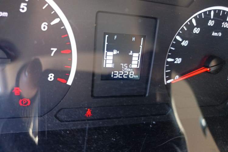 Used FORTHING Lingzhi 2023 V3 1.6L Base Model 2 Seats Odometer Close Up