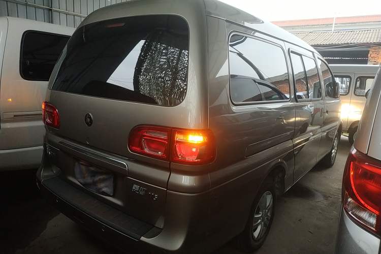 Used FORTHING Lingzhi 2023 M5L 1.6L Base Model 7 Seats Rear Right 45 Deg