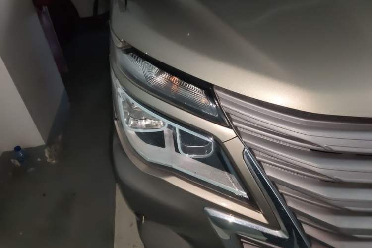 Used FORTHING Lingzhi 2023 M5 1.6L Comfort Edition 7-Seater Right Front Headlight