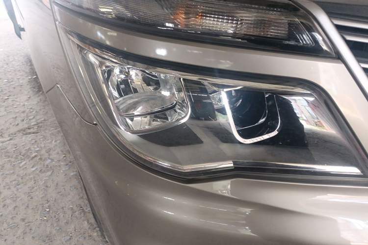 Used FORTHING Lingzhi 2023 V3 1.6L Base Model 2 Seats Right Front Headlight