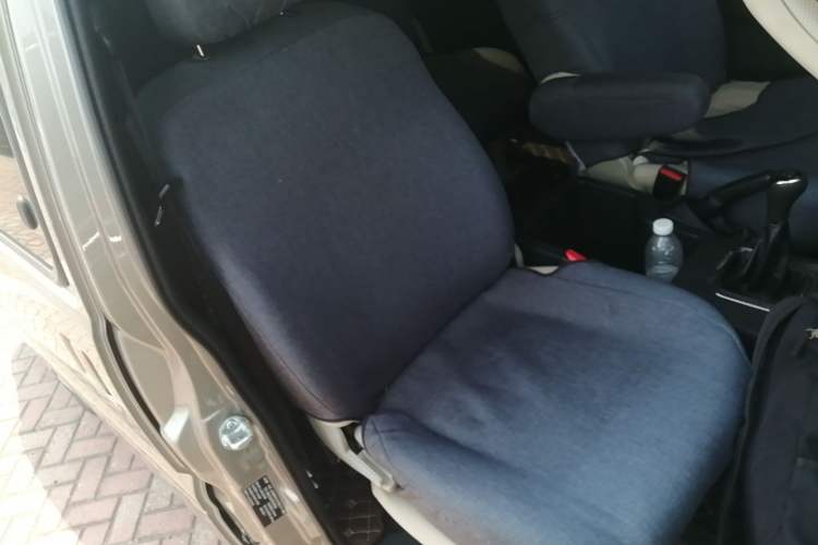 Used FORTHING Lingzhi 2023 M5L 1.6L Base Model 7 Seats Right Front Seat