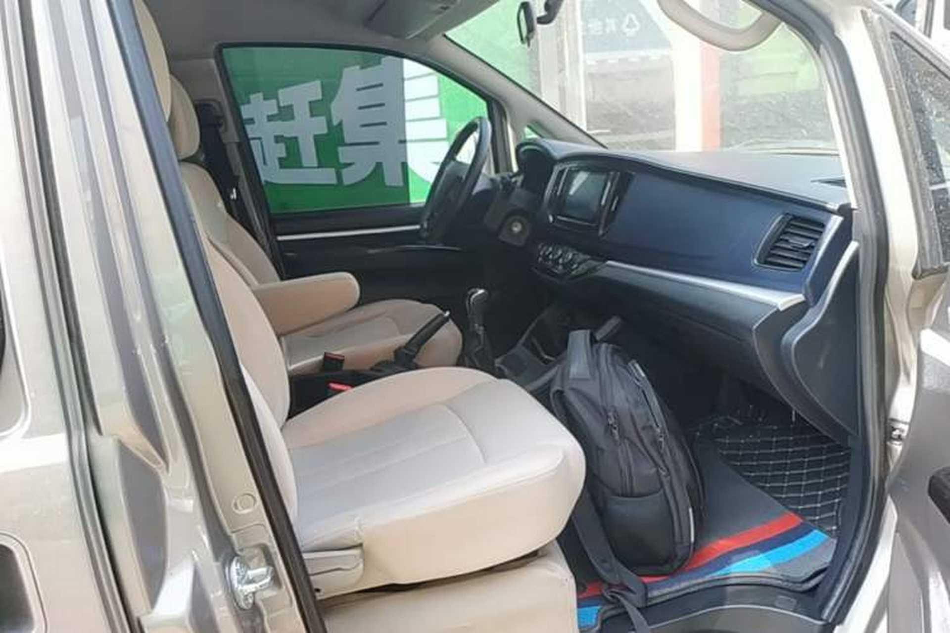 Used FORTHING Lingzhi 2023 M5L 1.6L Base Model 7 Seats Right Front Seat