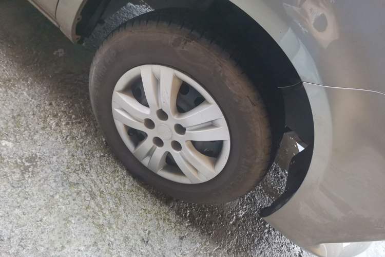 Used FORTHING Lingzhi 2023 M5L 1.6L Comfort Edition 7-Seater Right Front Wheel Hub