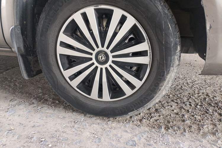 Used FORTHING Lingzhi 2023 V3 1.6L Base Model 2 Seats Right Front Wheel Hub