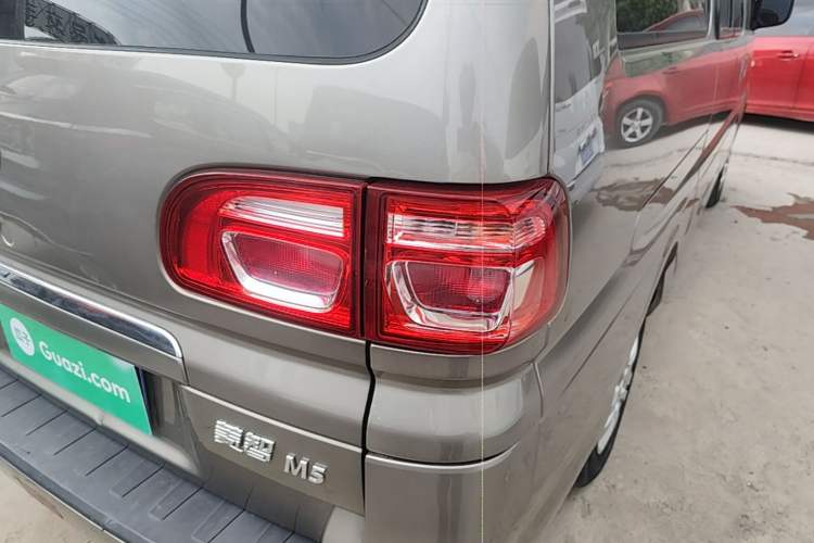 Used FORTHING Lingzhi 2023 M5L 1.6L Base Model 7 Seats Right Rear Taillight