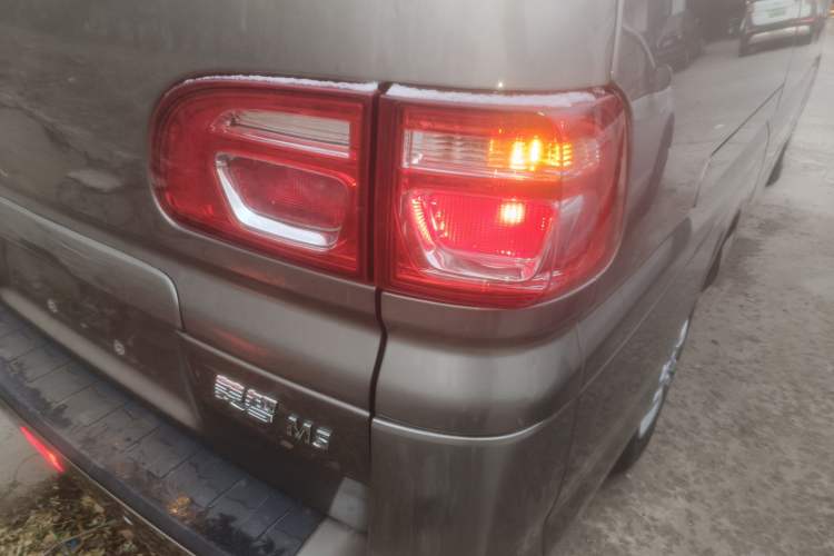 Used FORTHING Lingzhi 2023 M5L 1.6L Base Model 5 Seats Right Rear Taillight