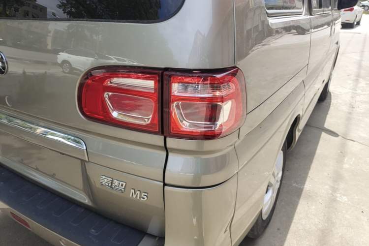 Used FORTHING Lingzhi 2023 M5 1.6L Comfort Edition 7-Seater Right Rear Taillight