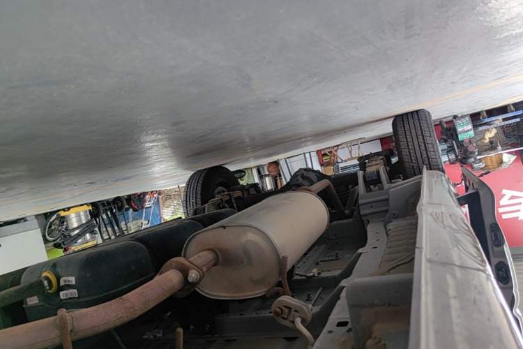 Used FORTHING Lingzhi 2023 M5L 1.6L Base Model 7 Seats Right Side Sill