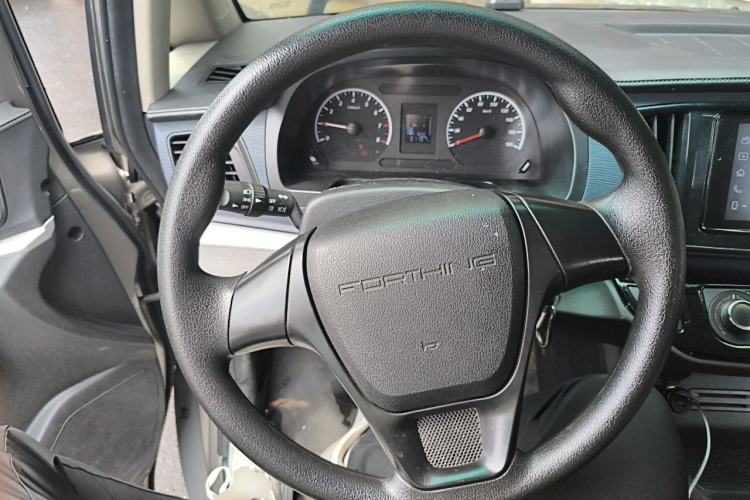 Used FORTHING Lingzhi 2023 M5L 1.6L Base Model 7 Seats Steering Wheel