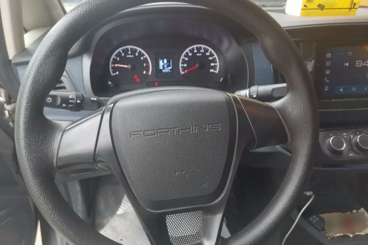 Used FORTHING Lingzhi 2023 M5L 1.6L Comfort Edition 7-Seater Steering Wheel
