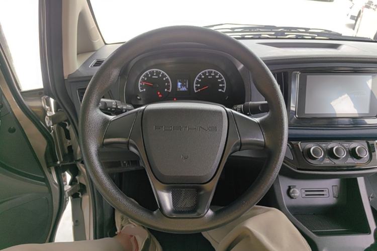 Used FORTHING Lingzhi 2023 M5L 1.6L Base Model 7 Seats Steering Wheel