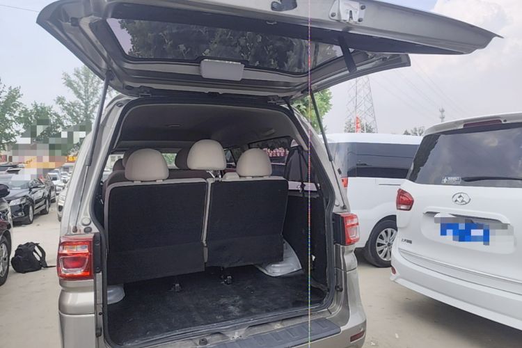 Used FORTHING Lingzhi 2023 M5L 1.6L Base Model 7 Seats Trunk