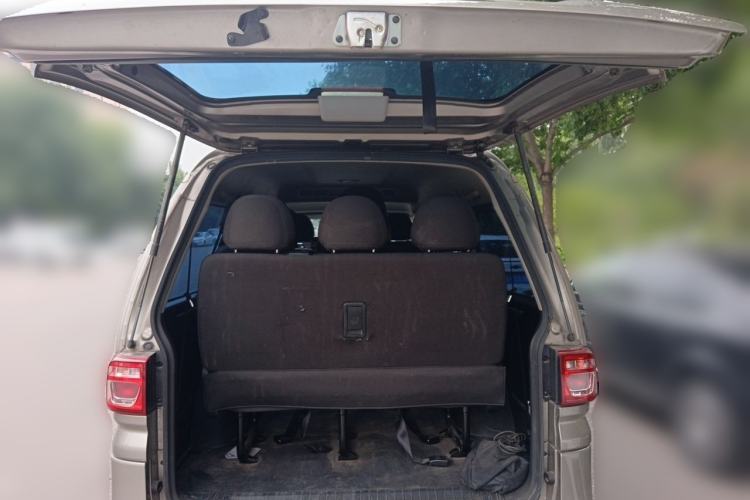 Used FORTHING Lingzhi 2023 M5L 1.6L Comfort 9-Seater Trunk