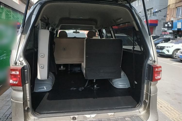 Used FORTHING Lingzhi 2023 M5L 1.6L Base Model 7 Seats Trunk