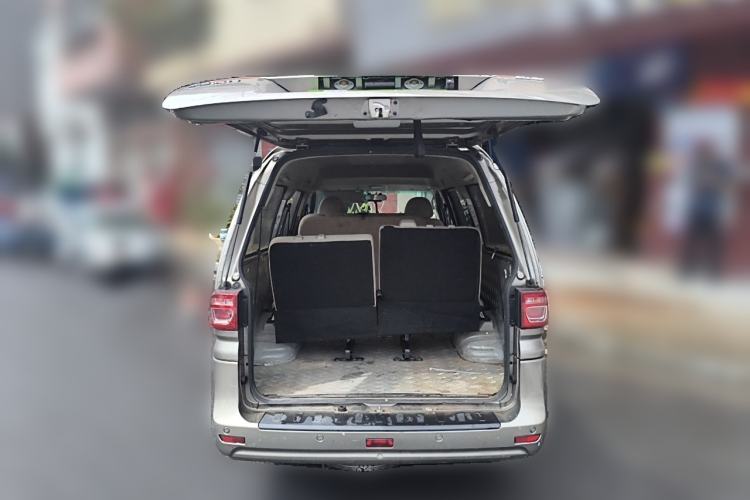 Used FORTHING Lingzhi 2023 M5L 1.6L Base Model 7 Seats Trunk