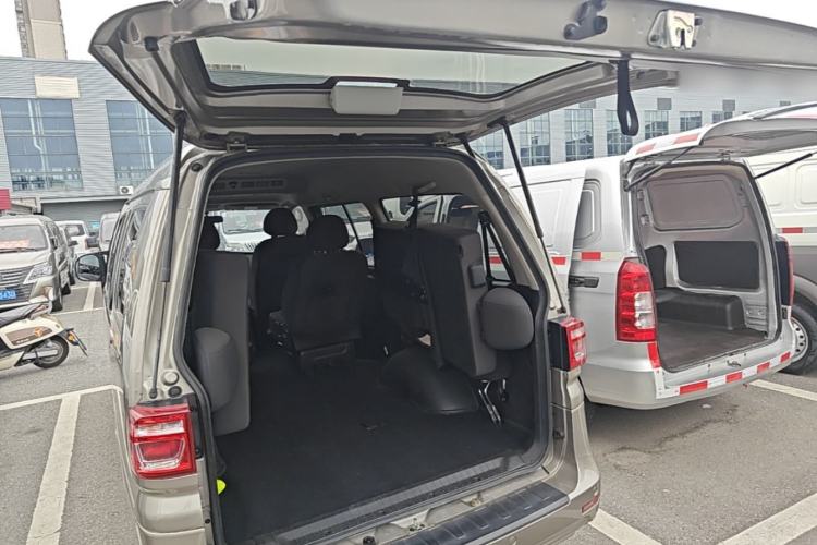 Used FORTHING Lingzhi 2023 M5L 1.6L Comfort Edition 7-Seater Trunk