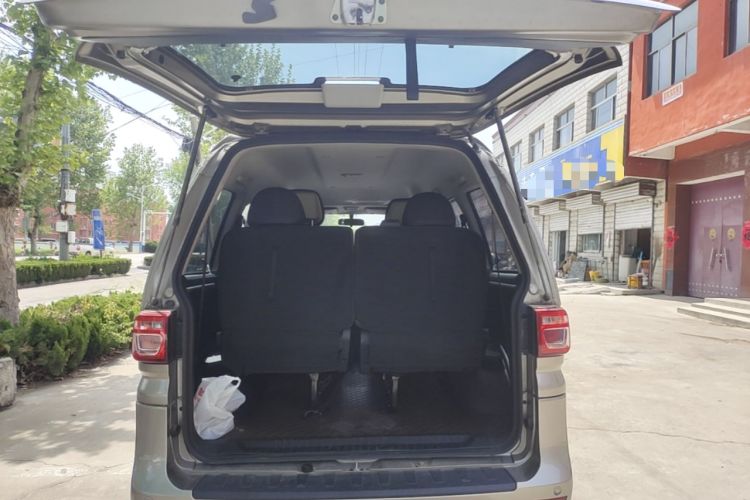 Used FORTHING Lingzhi 2023 M5 1.6L Comfort Edition 7-Seater Trunk
