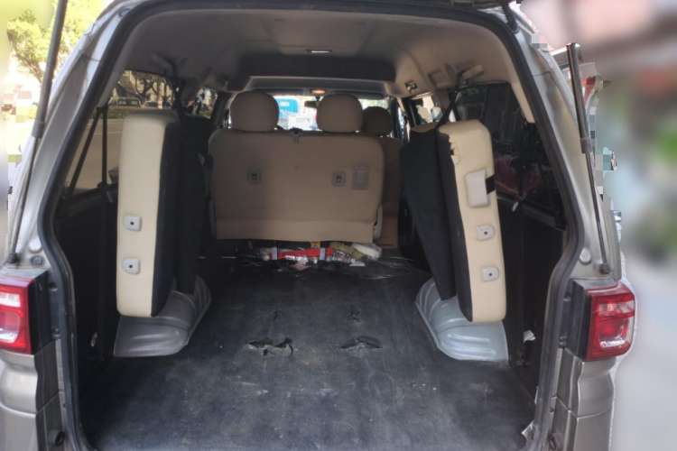 Used FORTHING Lingzhi 2023 M5L 1.6L Base Model 7 Seats Trunk