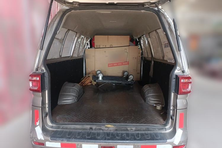 Used FORTHING Lingzhi 2023 V3 1.6L Base Model 2 Seats Trunk